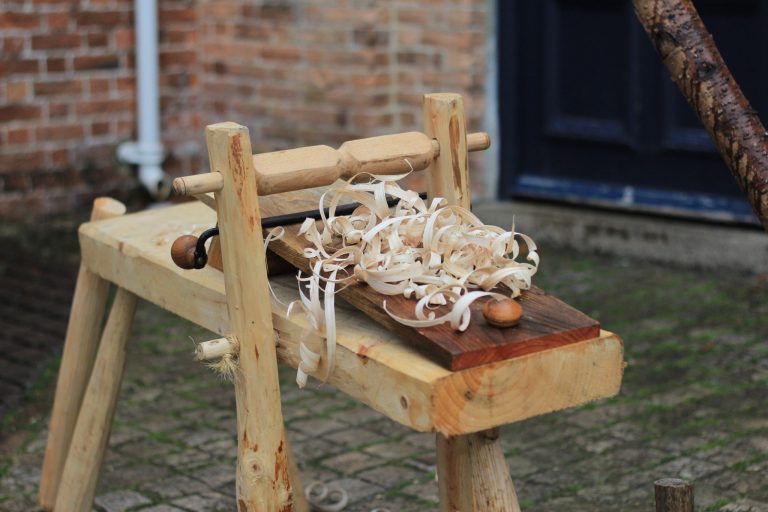Make a shave horse in 2 days green woodworking courses in devon with
